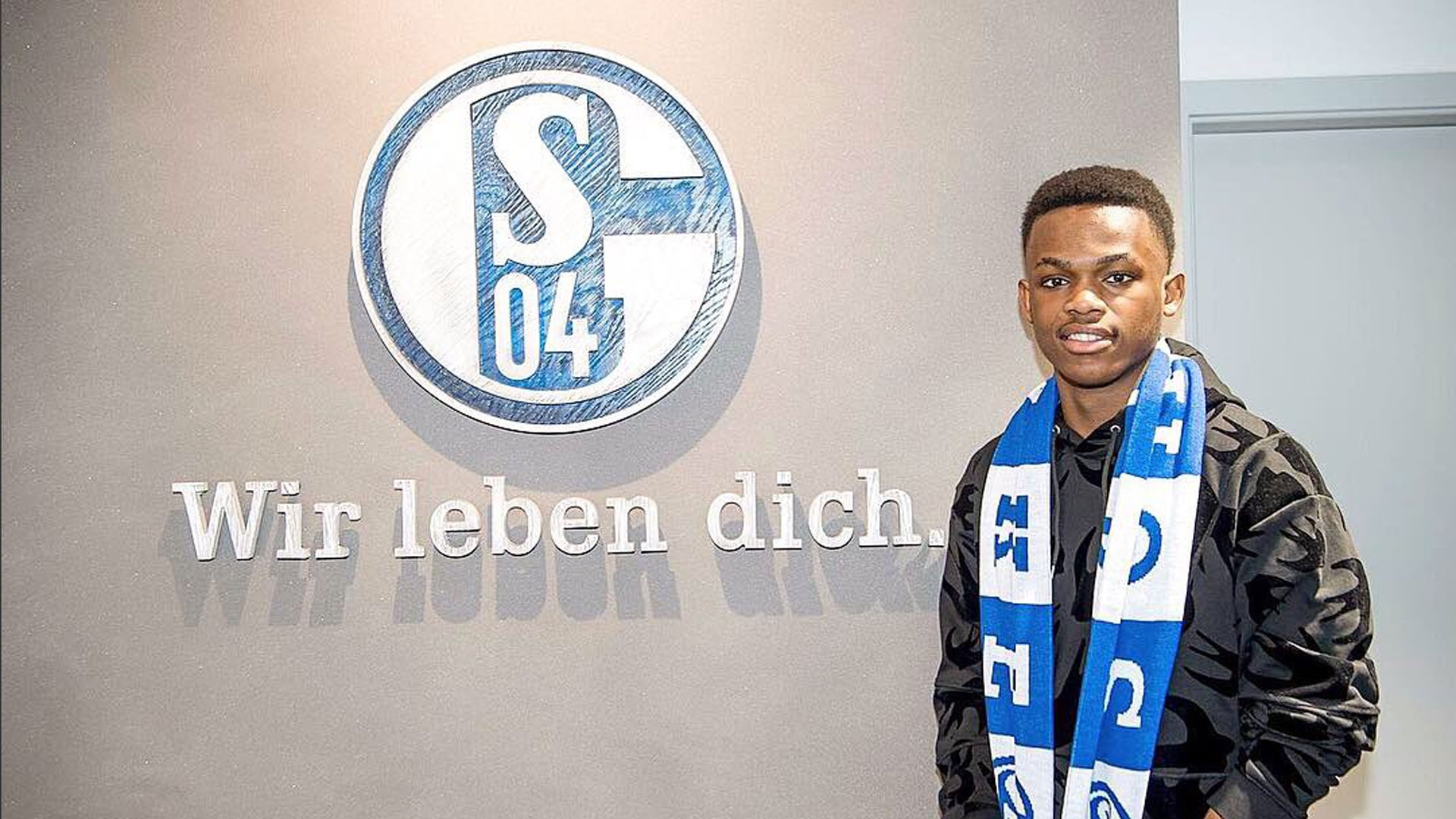 麦克尼利在 麦克尼利在