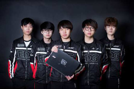 更是团队精 更是团队精